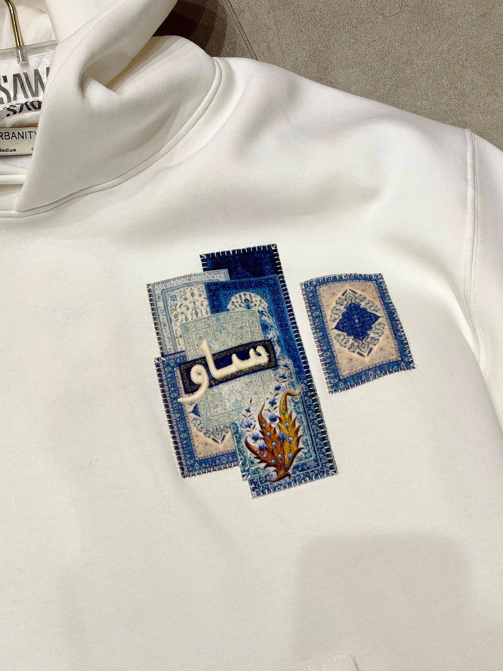 Nakış Detaylı Kapüşonlu Oversize Sweatshirt Beyaz