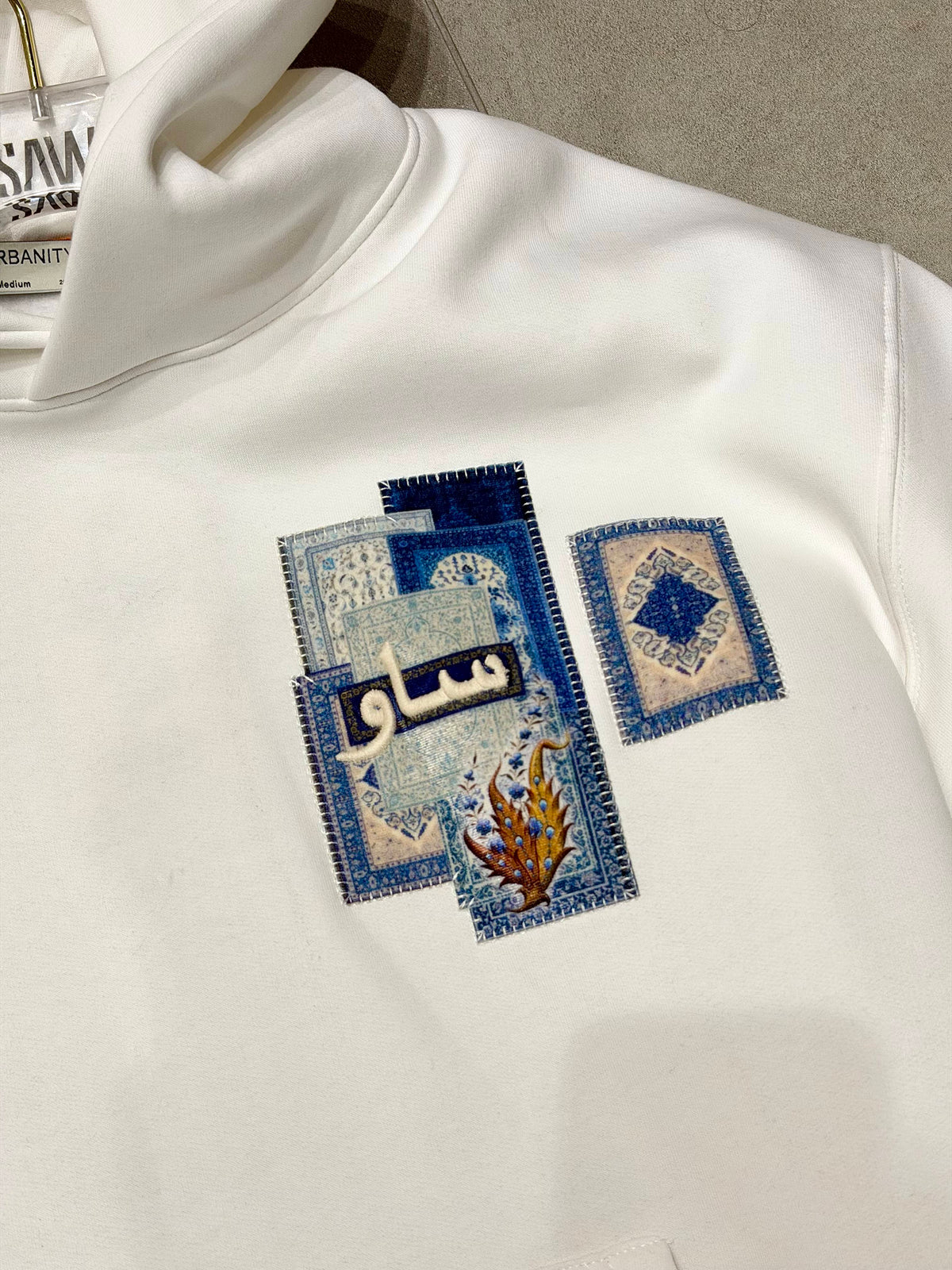 Nakış Detaylı Kapüşonlu Oversize Sweatshirt Beyaz