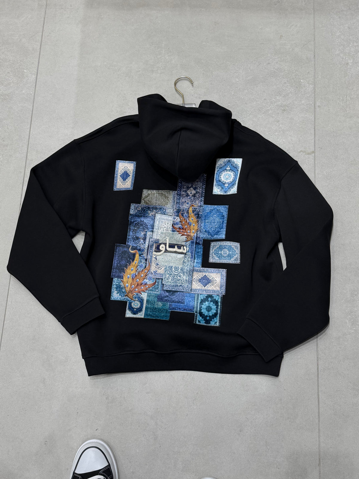 Nakış Detaylı Kapüşonlu Oversize Sweatshirt Siyah