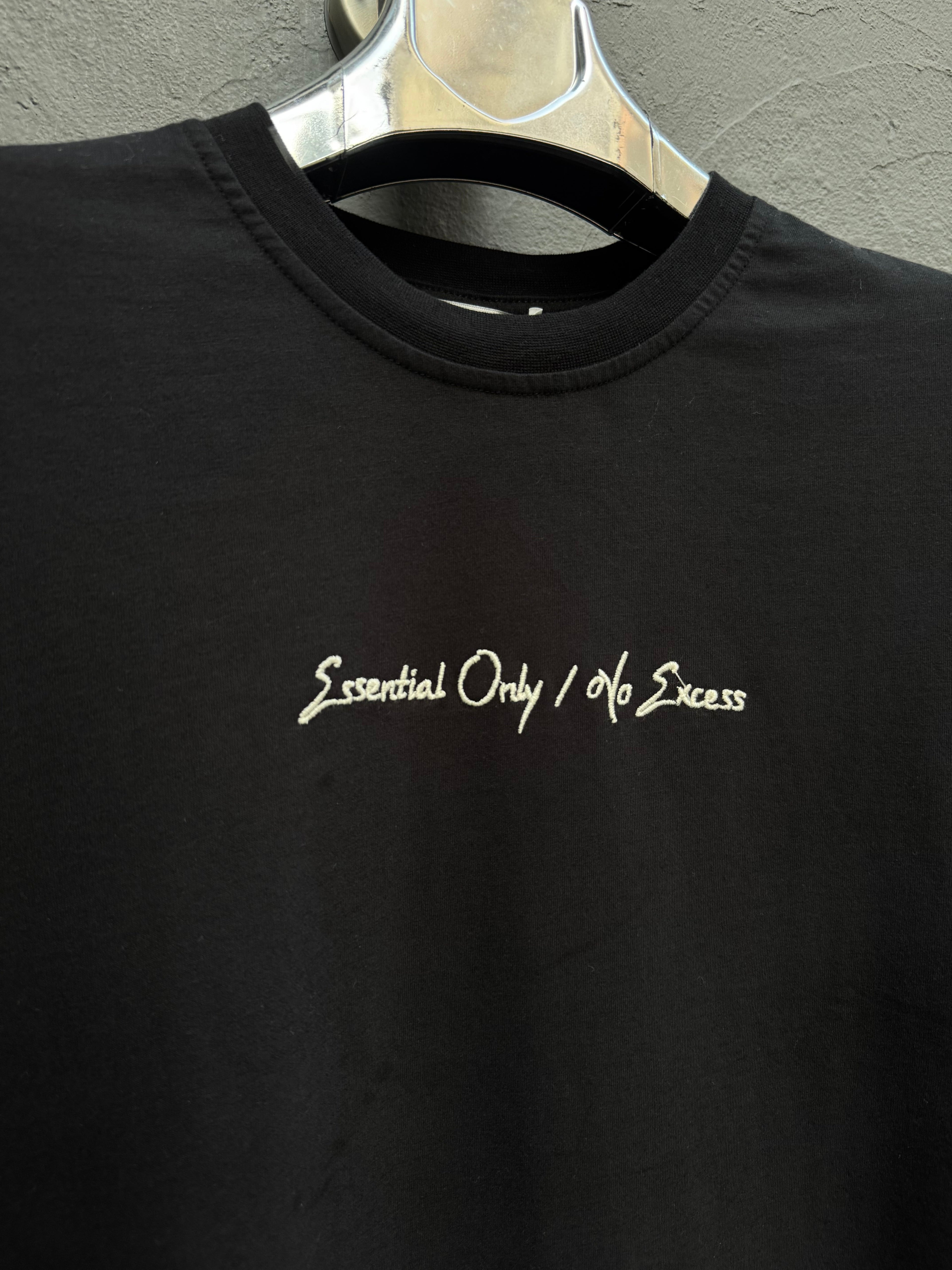 Sırt Nakış Detaylı T-shirt Siyah
