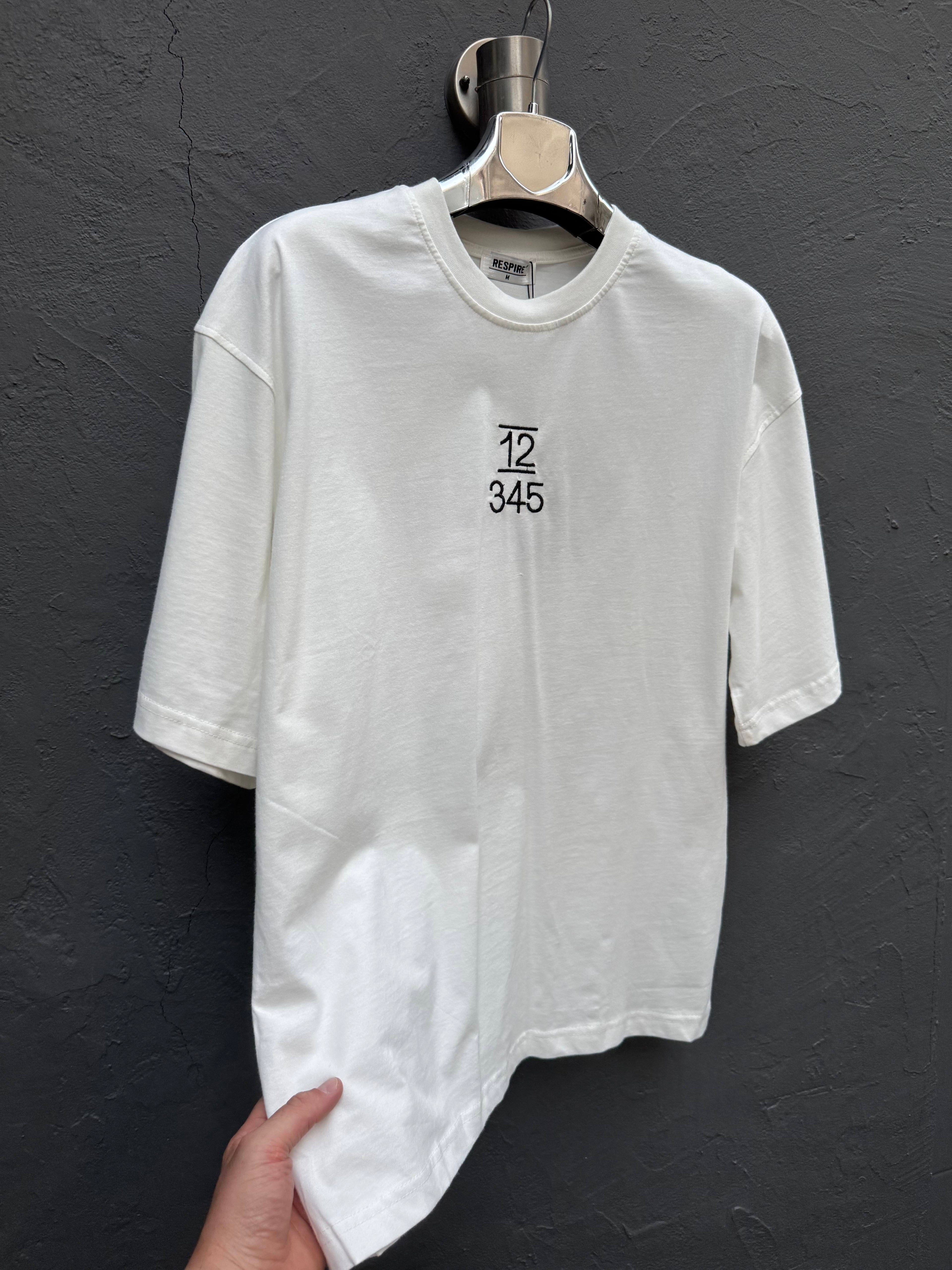 Arka Nakışlı T-shirt Beyaz